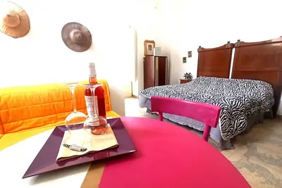 Image de Old mansion from the early 1900s in the historic center a few steps from Piazza Salandra