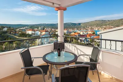 Image de 3 - Modern apartment with garden, 80m from beach