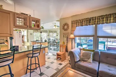 Image de White Mountains Escape w/ Hot Tub & Fire Pit!