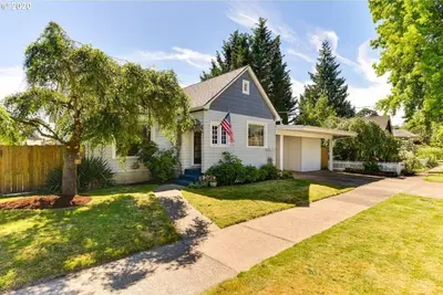 Image de Central Single Level Newberg Retreat, Pet Friendly, Fenced Backyard, Walk 2 Food, Drinks, University