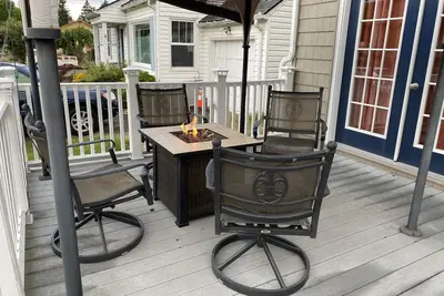 Image de Wilbur where's the beach? 1065 Wilbur St Se Salem, Or has a beach themed cottage