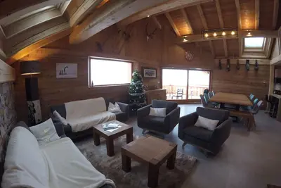 Image de Superbe chalet, vue dégagée sur les sommets, spacieux et idéalement situé