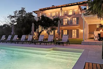 Image de ★Villa Theresia - Luxury Pool Villa w 180º Ocean Views