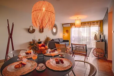 Image de Tropicocoon, superbe appart avec piscine!