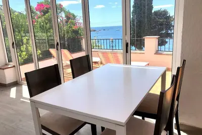 Appartement exclusif en bord de mer à Roses