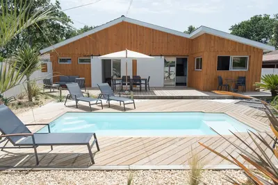 Image de Superbe villa avec piscine, spa et boulodrome sur Cassy, à 3 mn d'Andernos