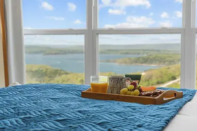 Image de Panoramic Lake Views+Hot Tub+Mins to Sdc & Branson