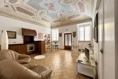 Image de Dream house, 80m2, frescoed vault