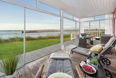 Image de Land`s End - Blick auf die Freie Ostsee, Sauna, Wintergarten, Elektro Grill