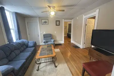 (G1) 3 bdrm near Syracuse University and Destiny Mall!