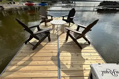 Image de North View Cabins #2 - Cozy 2Bed/1Ba Cabin with Private Deck on the Lake!