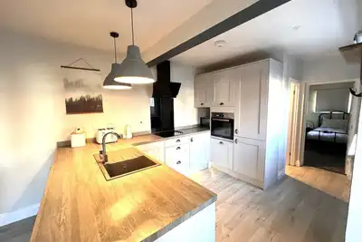 Image de Gorgeous-Vue ville-Moderne-Maison-Salle de bain privée séparée