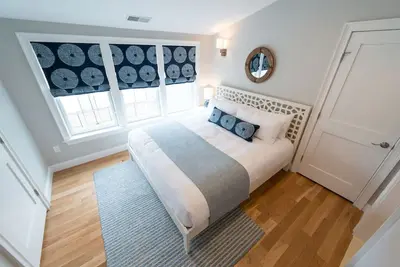 Spacious Guest House With Pool Access In Convenient Location!