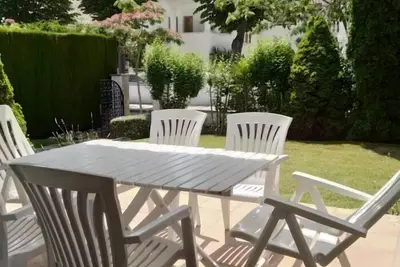 Image de Maison Pour 8 Personnes À 5 Minutes De La Plage