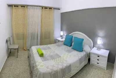 Image de Appartement-Famille-Salle de bain privée-Vue ville-3 bedroom-balcony (E1ev)