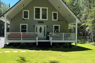 Image de Adirondack Home within walking distance to White Lake