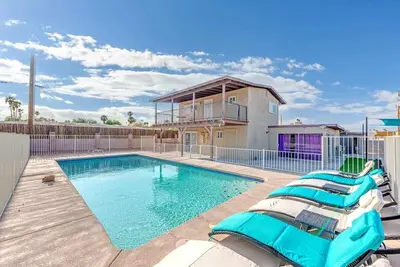 Image de Unique Villa & casita On 30k Sq Lot With Indoor Hot Tub Spa