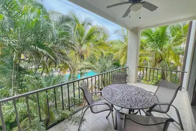 Image de Pacifico L208 - Second Floor - Shaded Pool Views