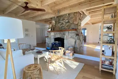 Image de Newly Renovated and Redecorated Family Home on Nantucket