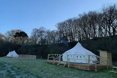 Image de Lovely spacious lotus bell tent in Shaftesbury, Uk