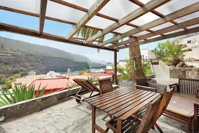 Image de Appartement Ana avec vue sur les montagnes, vue sur la mer, Wi-Fi et terrasse.