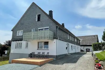 Image de A complex newly which is located directly on the ski slope of Neuastenberg (Postwiese)