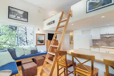 Quiet Lofted Studio at Tomboy Lodge