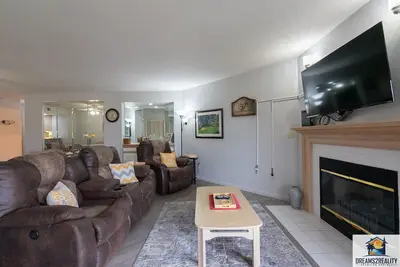 Image de 2br Walk-In Condo ~ 2 Pools ~ Free Tickets Included! (Pr63-3)