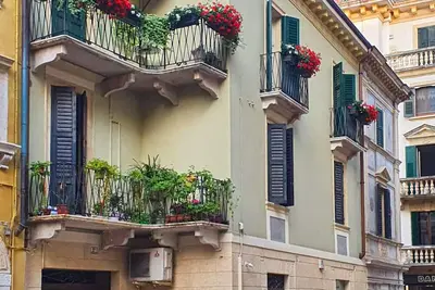 Image de Madama Verona Flat Al Cellini Is A Central, Cool And Bright Flat In Verona