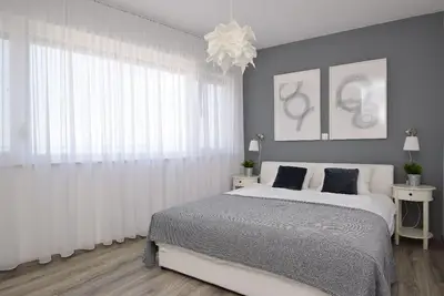 Image de Apartments Lueva - Duplex Three Bedroom Apartment with Balcony and Sea View (A3)