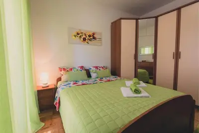 Image de Apartments Sunny Garden- Two Bedroom Apartment with Balcony and Garden View A4+2