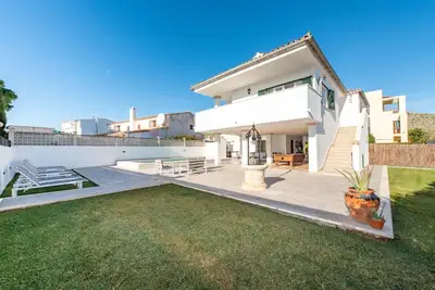 Image de A perfect location villa for holidays with A/C and private pool