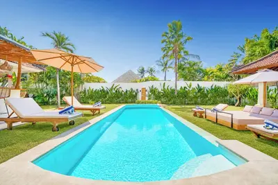 Image de Villa Cologne - 7bdr, 2 pools, garden, near beach