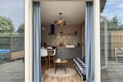 Image de Fully equipped guest house, evening sun, towns and beaches nearby