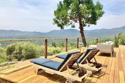 Image de Modern remodeled house / amazing views / hot tub / game room