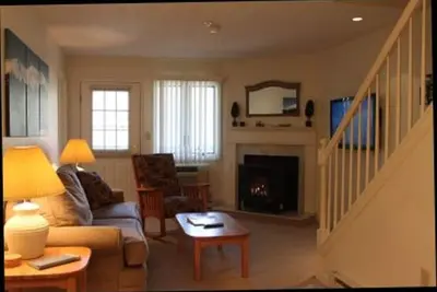 Image de #303 Multi level two bedroom condo in the White Mts