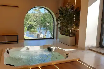 Image de 2 bedroom apartment * Spa * River view