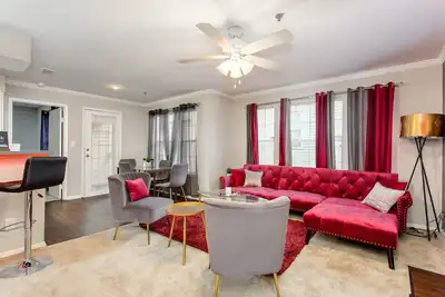 Image de Luxury Velvet 2bd/2bath Condo