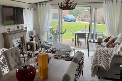 Image de Our boutique lodge has been designed with your luxury & comfort in mind. <br><br><br>