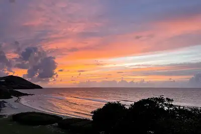 Image de Sunset Reef: An Oceanfront 3 Bedroom Condo in Gentle Winds