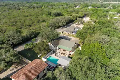 Image de Stone Creek, Private Pool, Wi-Fi, @ Frio River Vacation Rentals