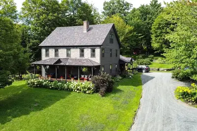 Image de Vermont life at Hill Top Gardens