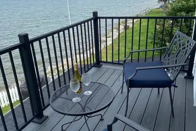 Image de Lakefront 2 bedroom house between Rochester and Niagara Falls, Ny