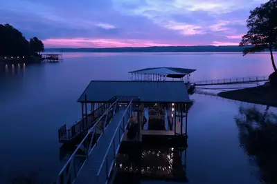 Image de New! Gorgeous Lake Front Home With Beautiful Views of Pickwick Lake