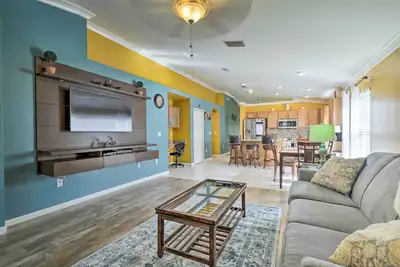 Image de Colorful Ruskin Escape w/ Community Amenities