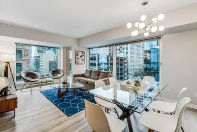 Image de Condo with amazing views, shared pool, hot tub, gym- near downtown