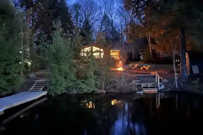 Image de Muskoka Family Paradise! *Hot Tub* *Lakefront* *Fire Pit* *Snow Trails*