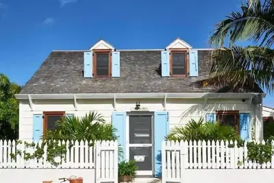 Image de Jewelbox. A Beautifully Restored, Elegant, Family-friendly Town Rental.