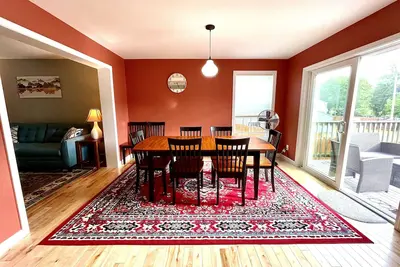 Image de In-town Bar Harbor cottage close to Acadia National Park entrance w/ home office