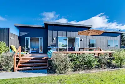 SeaRenity - Waimarama Holiday Home